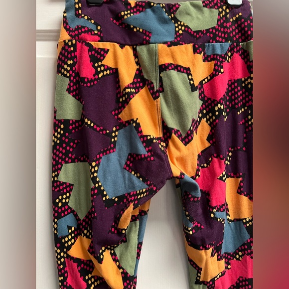 LULAROE in EUC (Excellent Used Condition) OS Leggings One Size. - Picture 6 of 11